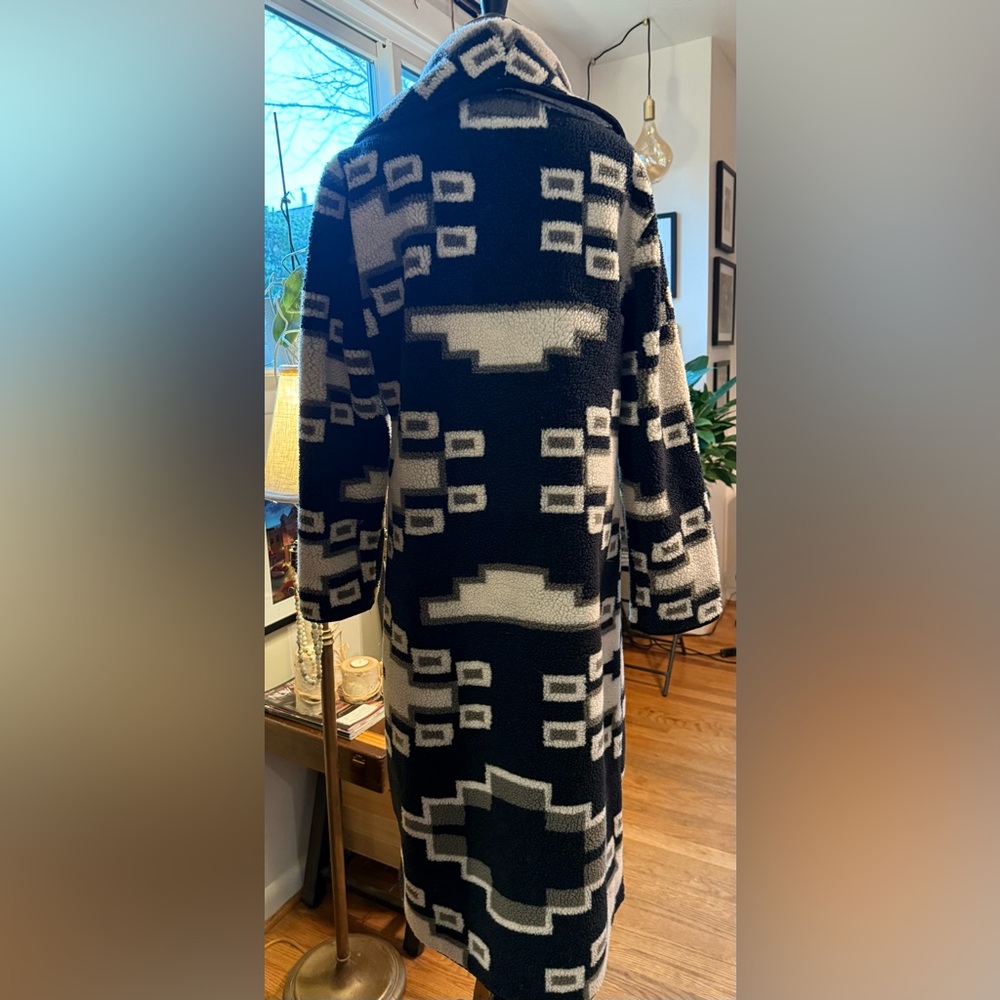 Tasha Polizzi Black and White Fleece Coat - Picture 3 of 4